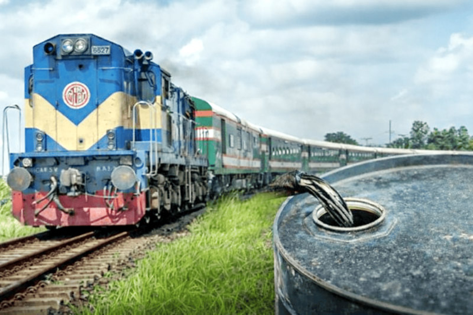 মজুদ তেল দিয়ে ট্রেন চলবে ১৫-২০ দিন