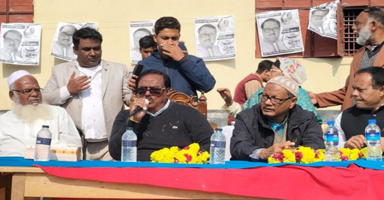 গ্রাম থেকে গ্রামে ছুটছেন সাধন চন্দ্র মজুমদার