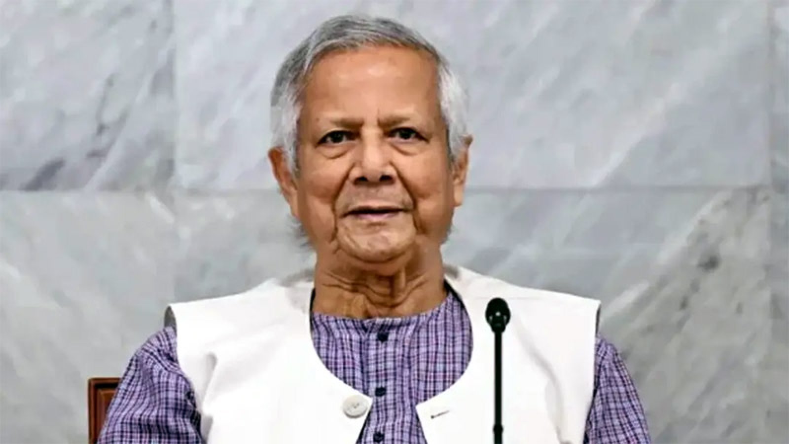 ড. ইউনূসসহ অন্তর্বর্তী সরকারের উপদেষ্টাদের দেশত্যাগে নিষেধাজ্ঞা চেয়ে লিগ্যাল নোটিশ