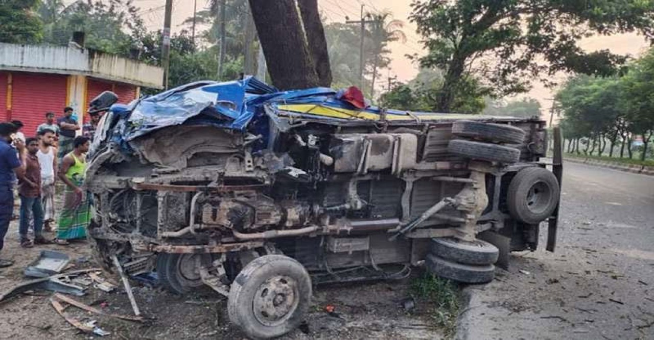 সুনামগঞ্জের গাছের সঙ্গে পিকআপের ধাক্কা, মৃত ৩