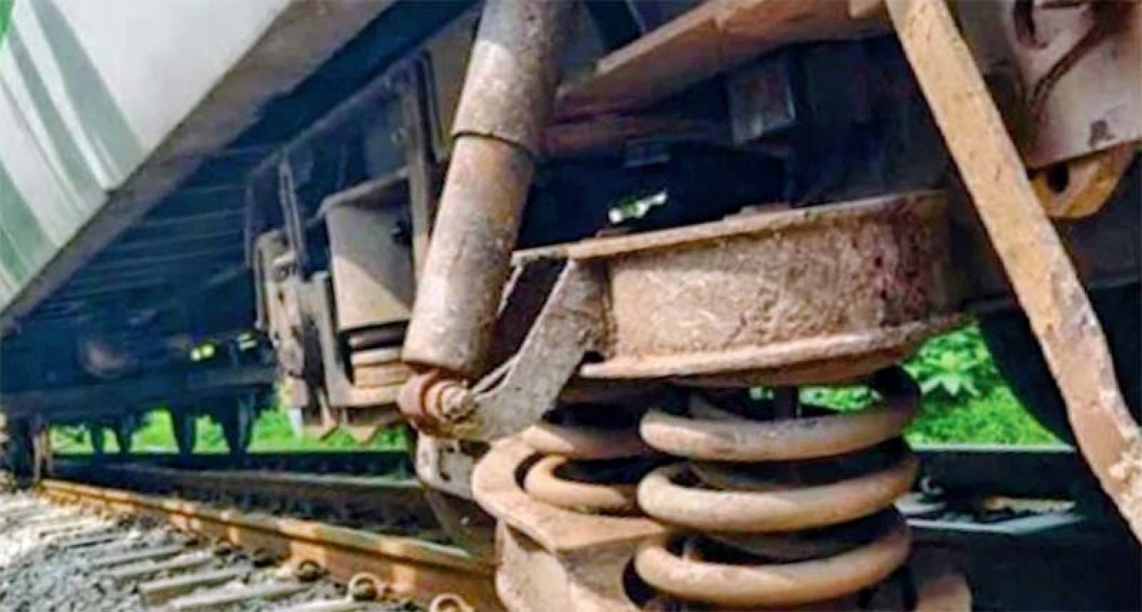 লক্ষাধিক কোটি টাকার উন্নয়নেও॥ নিরাপদ নয় রেল