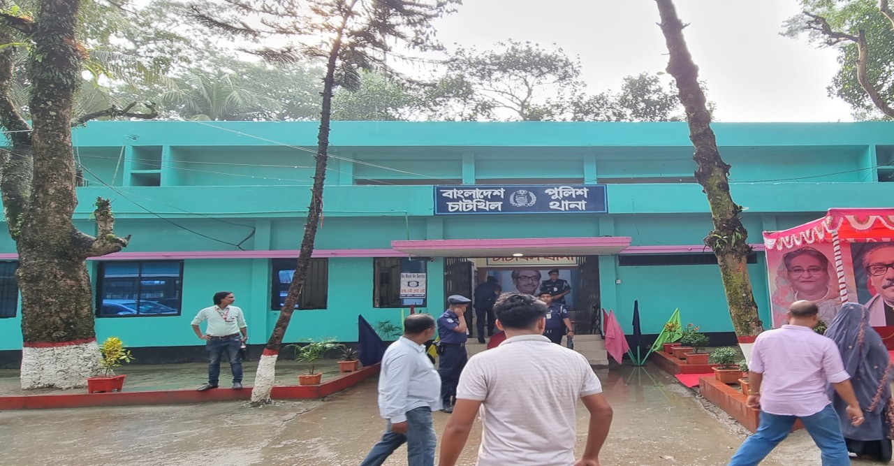 নোয়াখালীতে ধান কাটার মেশিনের ধাক্কায় শিশুর মৃত্যু