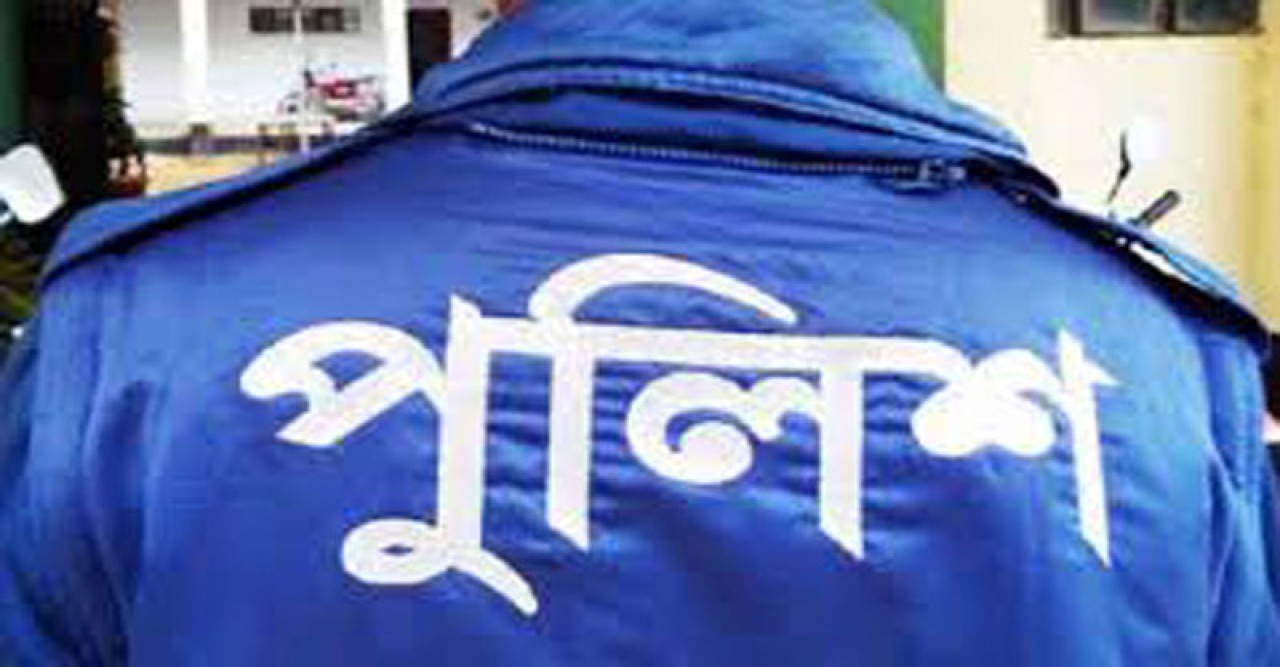 রাজশাহীতে দুই পুলিশ সদস্যকে আটক