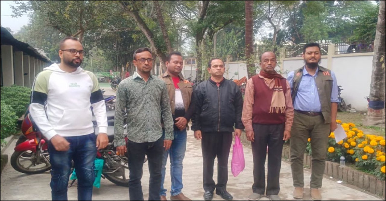 বিচারককে চিঠি দিয়ে হুমকি: আইনজীবীসহ গ্রেপ্তার ৩