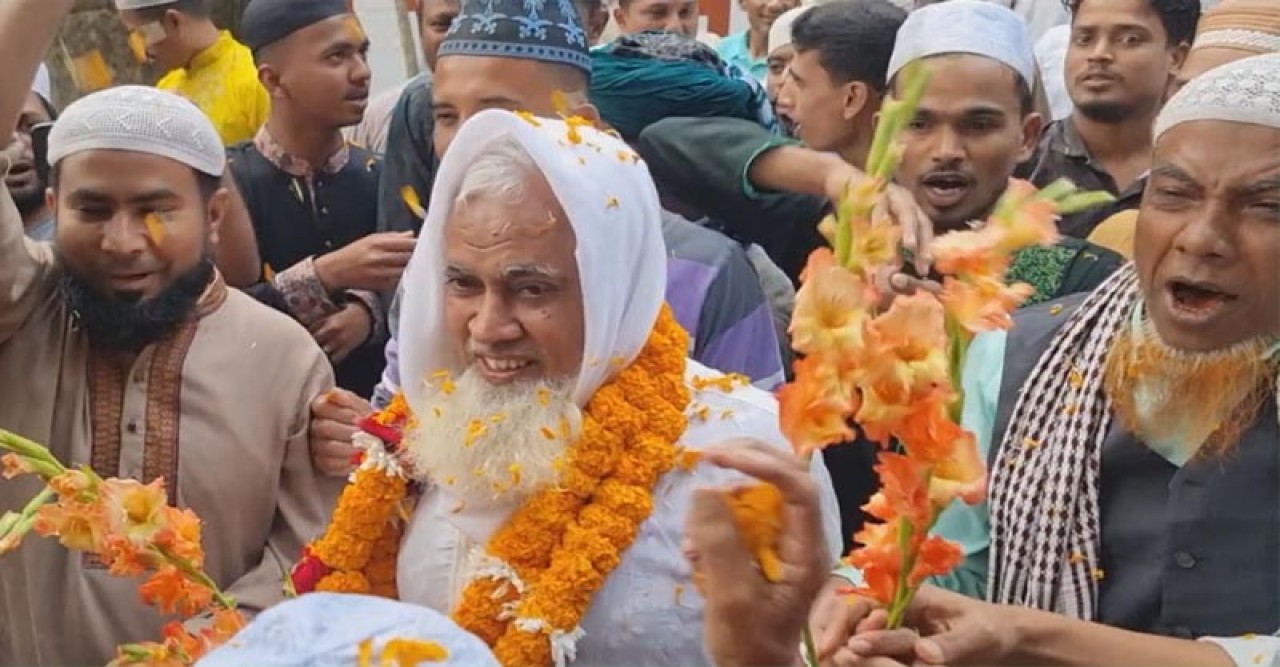 এক মসজিদে ৩৬ বছর খেদমত॥ মুয়াজ্জিন পেলেন রাজকীয় বিদায় সংবর্ধনা