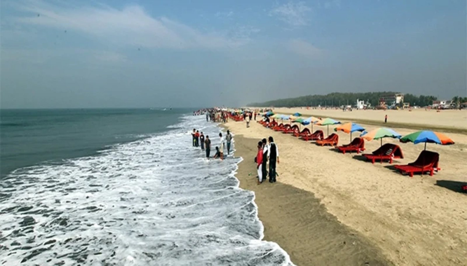 কক্সবাজারে সৈকতে ভেসে এলো তরুণ-তরুণীর মরদেহ