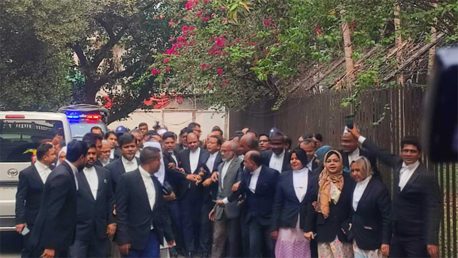 দায়িত্ব নিলেন চিফ প্রসিকিউটর আমিনুল ইসলাম