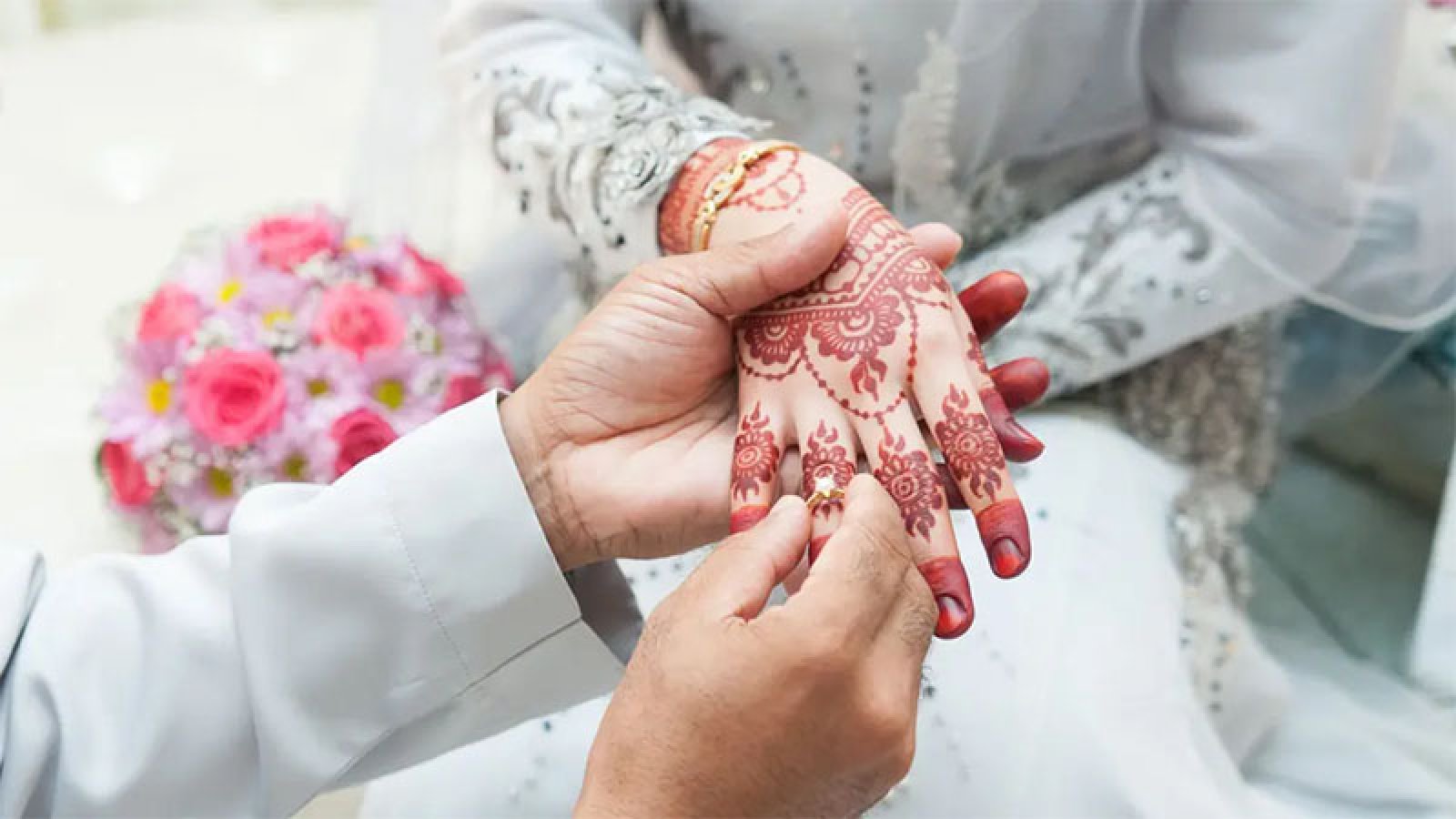 বিয়ের আগে পাত্রীকে দেখতে পারবেন কে কে?
