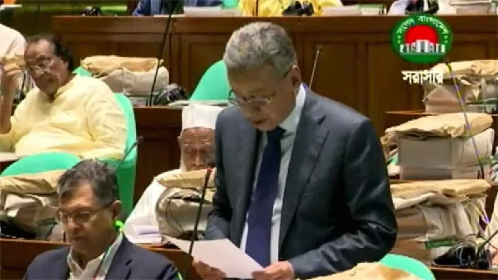 দেশের ৫৫তম জাতীয় বাজেট উপস্থাপন করছেন অর্থমন্ত্রী