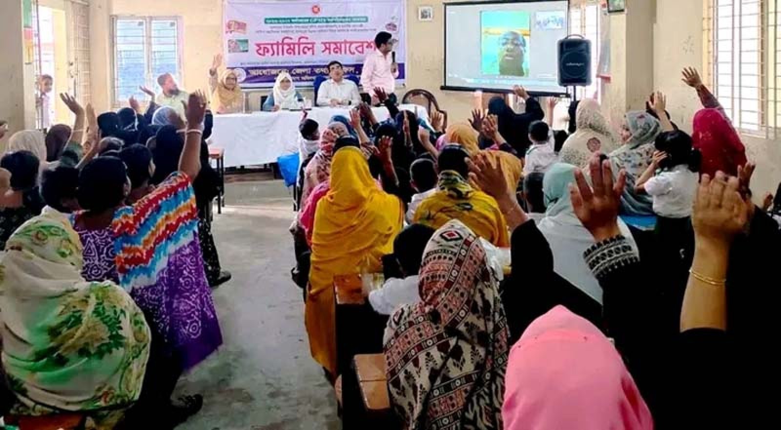 ফ্যামিলি কার্ড ও কৃষি সহায়তায় প্রান্তিক মানুষের জীবনযাত্রার মান বাড়ছে