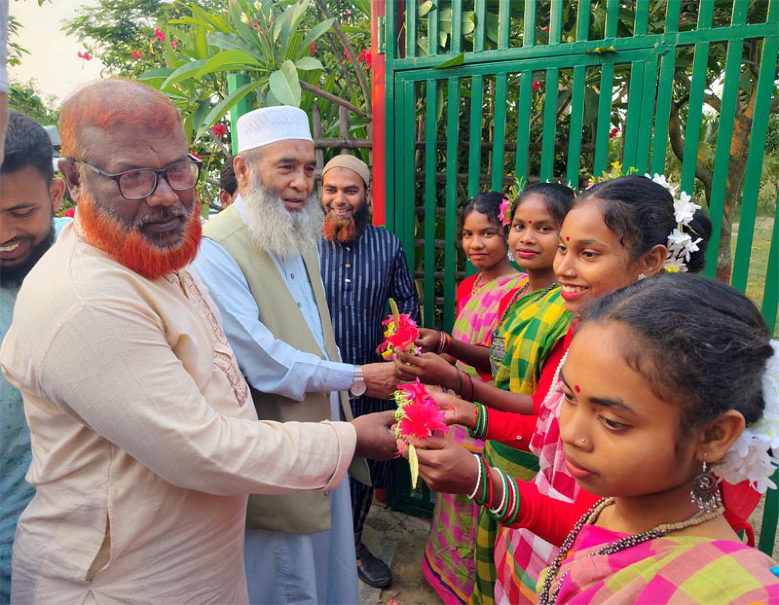ক্ষুদ্র জাতিসত্ত্বার মানুষদের সমস্যার কথা শুনলেন রাজশাহী-১ আসনের সংসদ সদস্য মুজিবুর রহমান