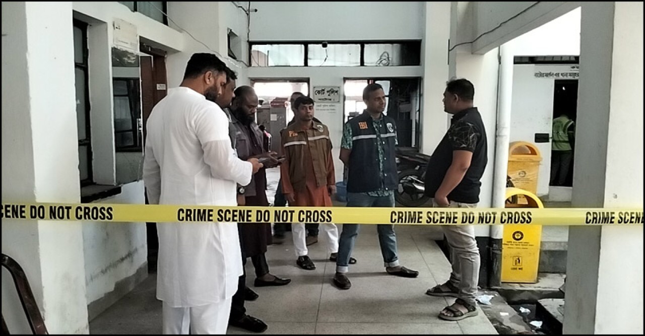 নাটোর মালখানার জানালার গ্রিল কেটে চুল পরিমাণ টাকা স্বর্ণালংকার চুরি