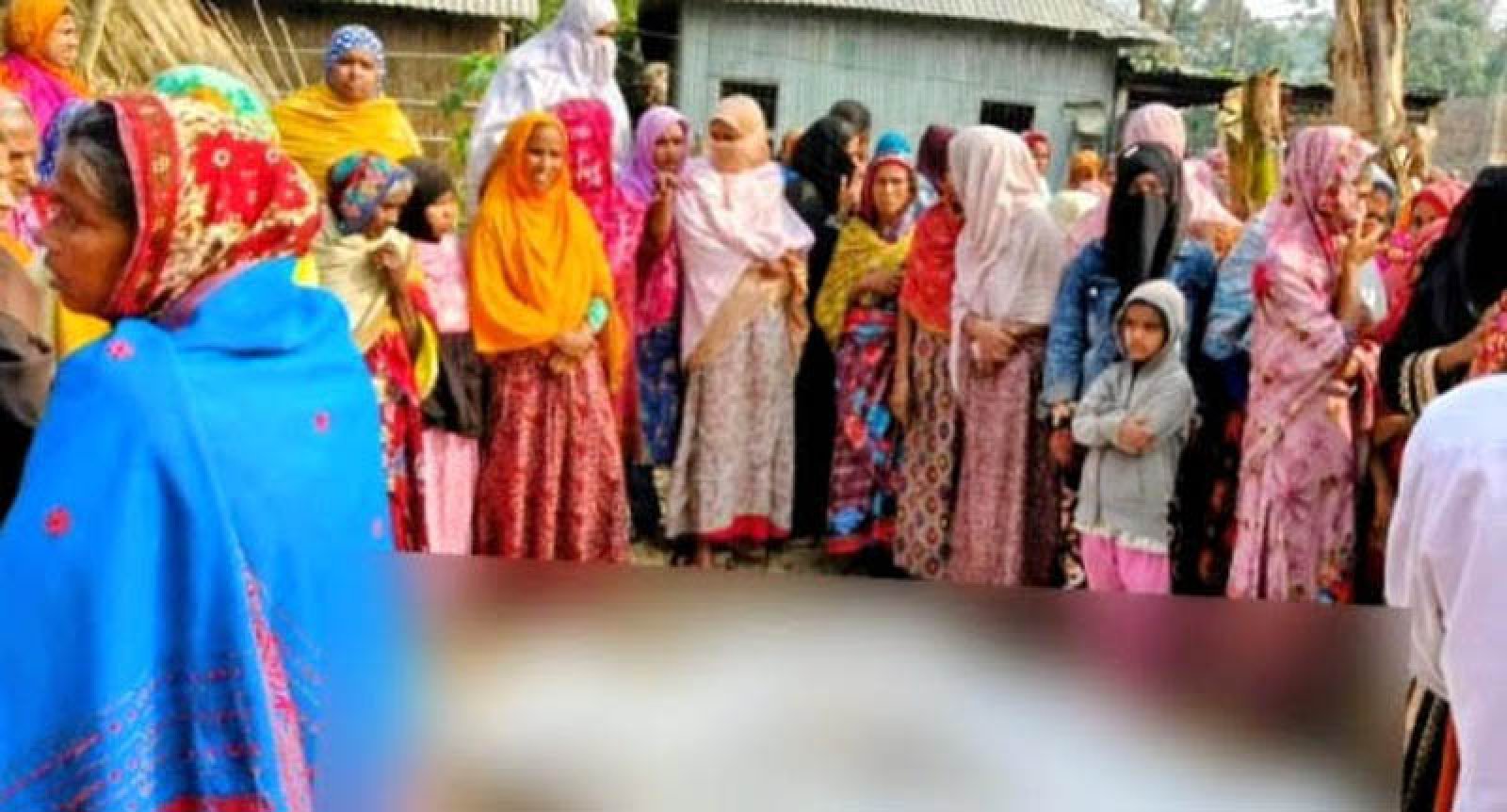 অগ্নিকাণ্ডে মা ও মেয়ের মর্মান্তিক মৃত্যু, ভস্মিভুতু ১৪ গবাদি পশু