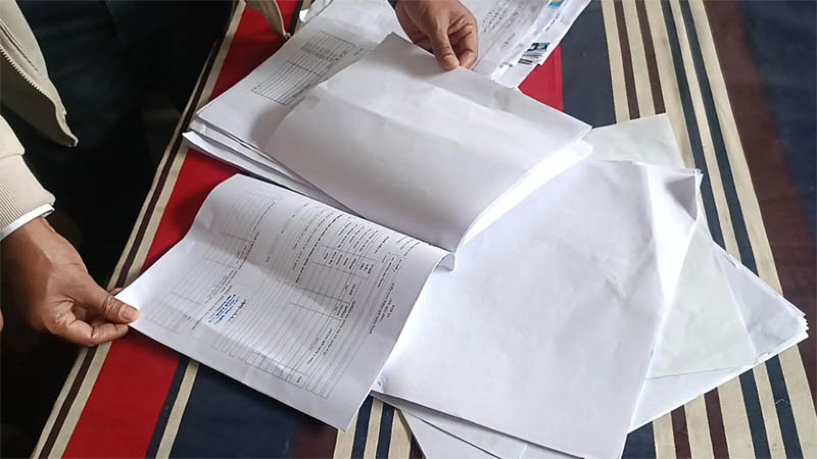 ভোট গণনার আগেই ফলাফল শিটে স্বাক্ষর