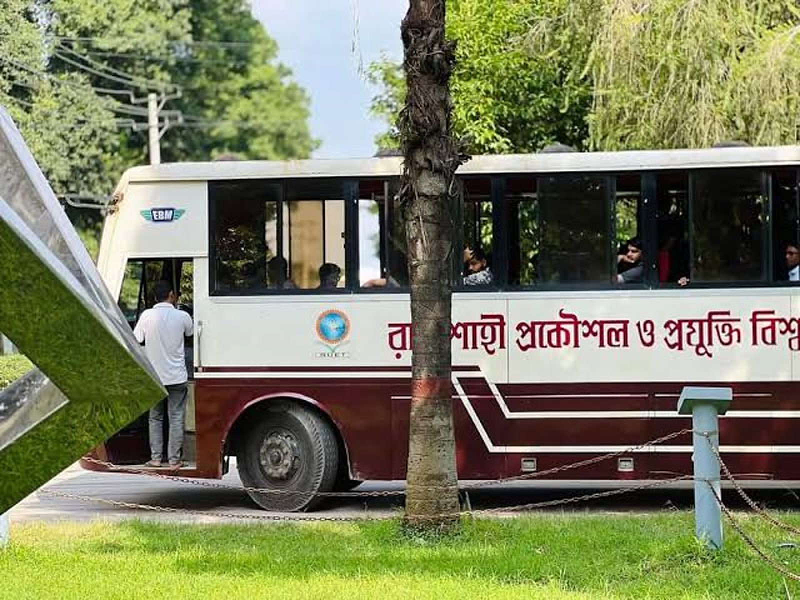 জ্বালানি সংকট কাটিয়ে আগামীকাল থেকে চালু হচ্ছে রুয়েটের সব বাস ট্রিপ