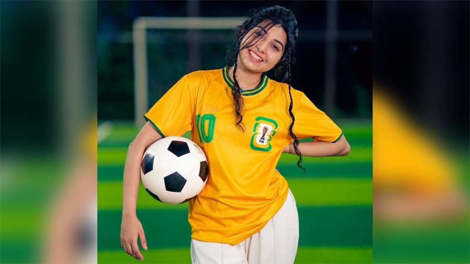 নিজের গানে প্রিয় দলের জন্য পড়শীর উচ্ছ্বাস
