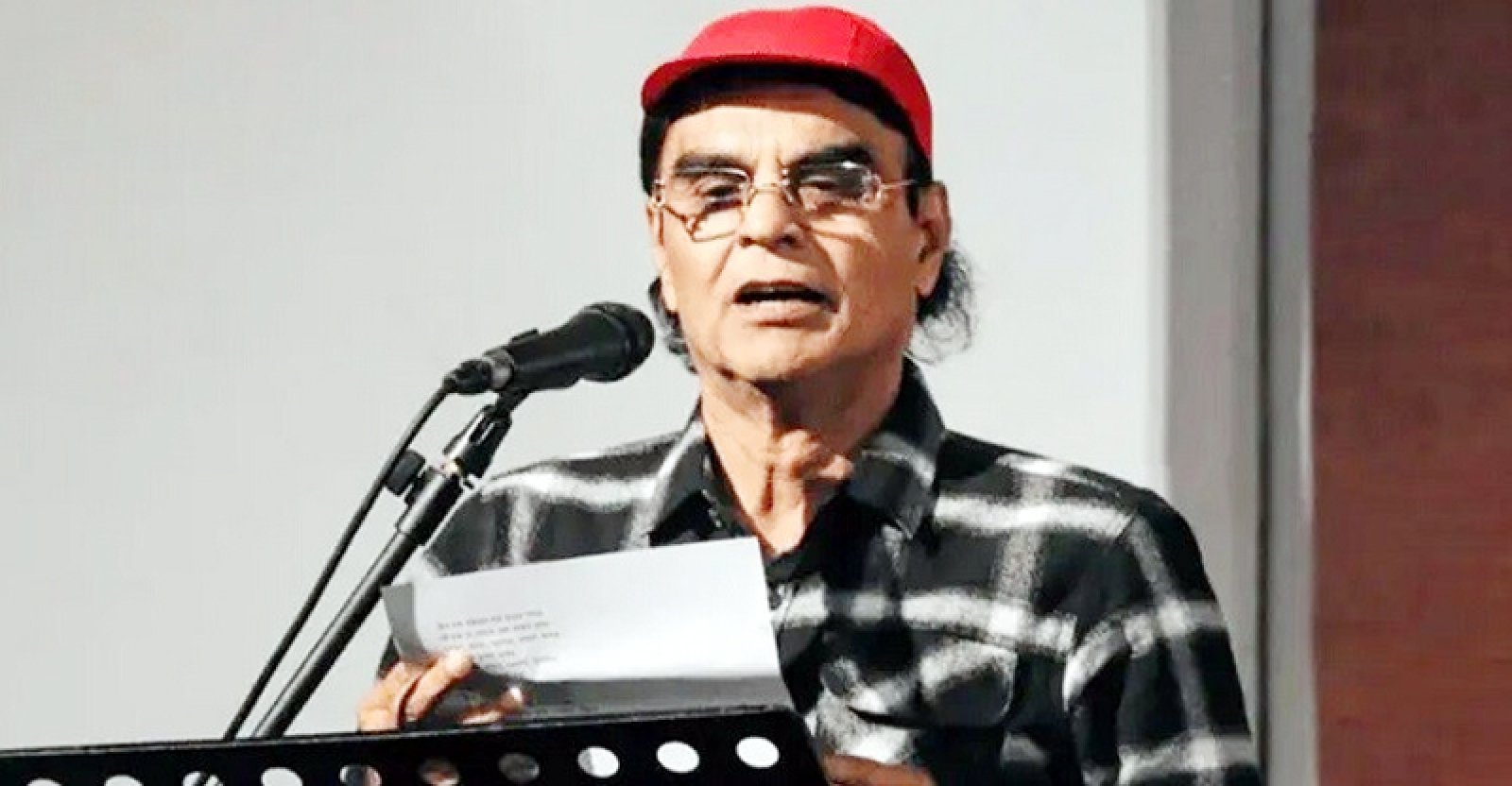 অবশেষে পুরস্কার পাচ্ছেন কবি মোহন রায়হান