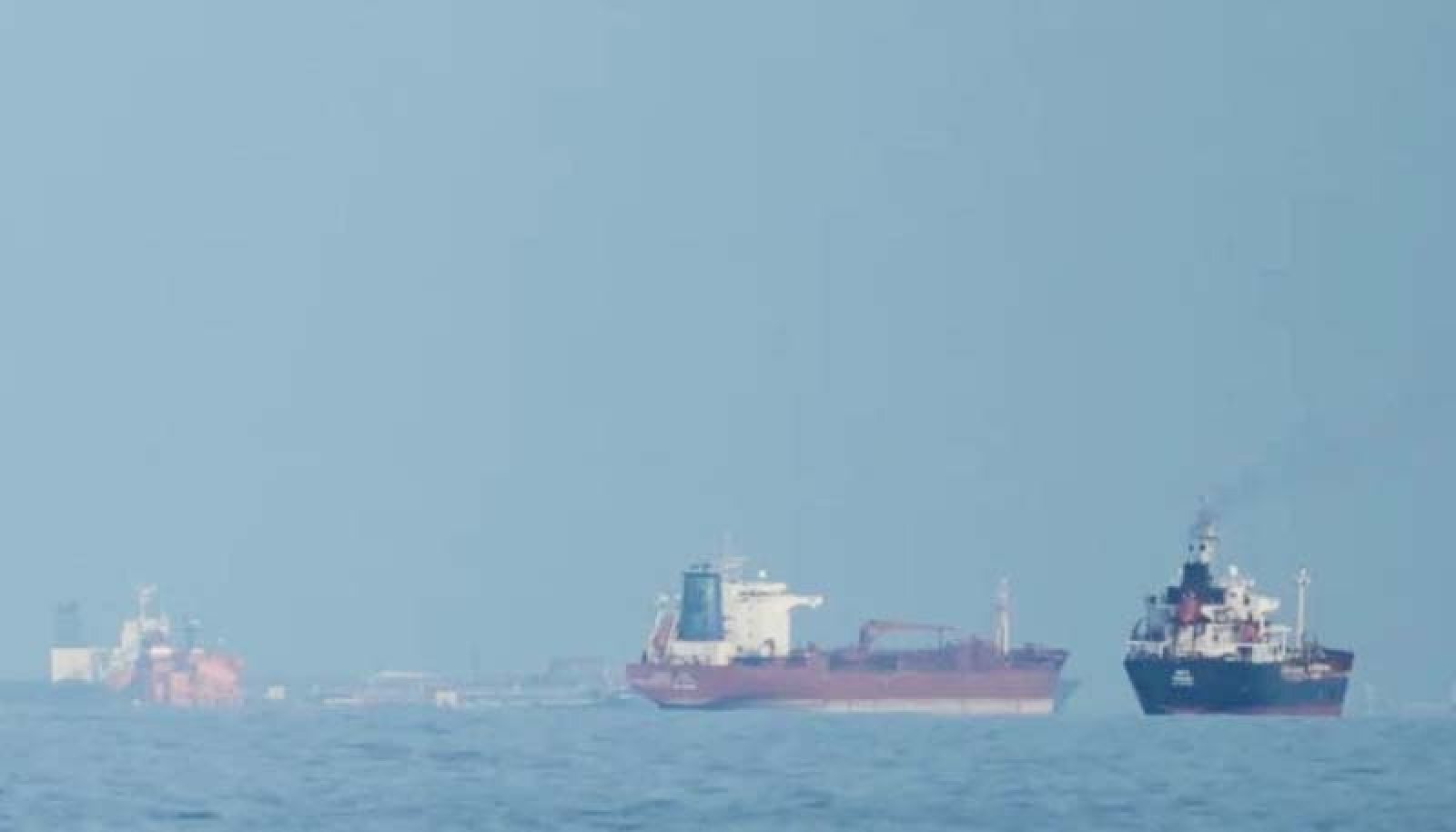 বিশ্ববাজারে তেলের দাম ছাড়াল ১০৩ ডলার