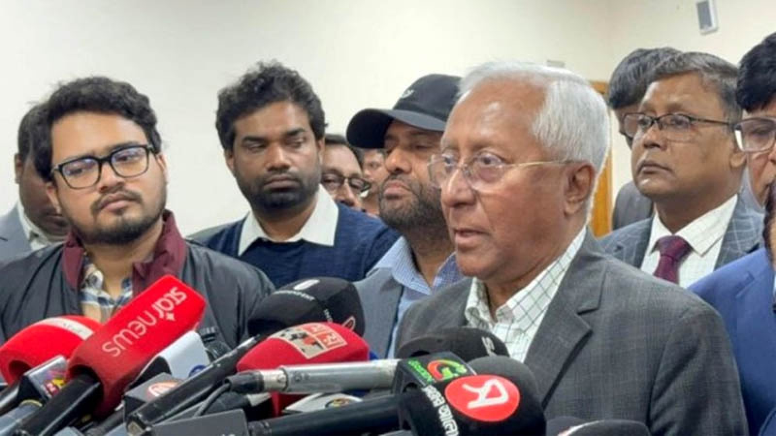 ৩২ হাজার ৭৮৯টি কেন্দ্রে ভোট পড়েছে ৩২.৮৮ শতাংশ