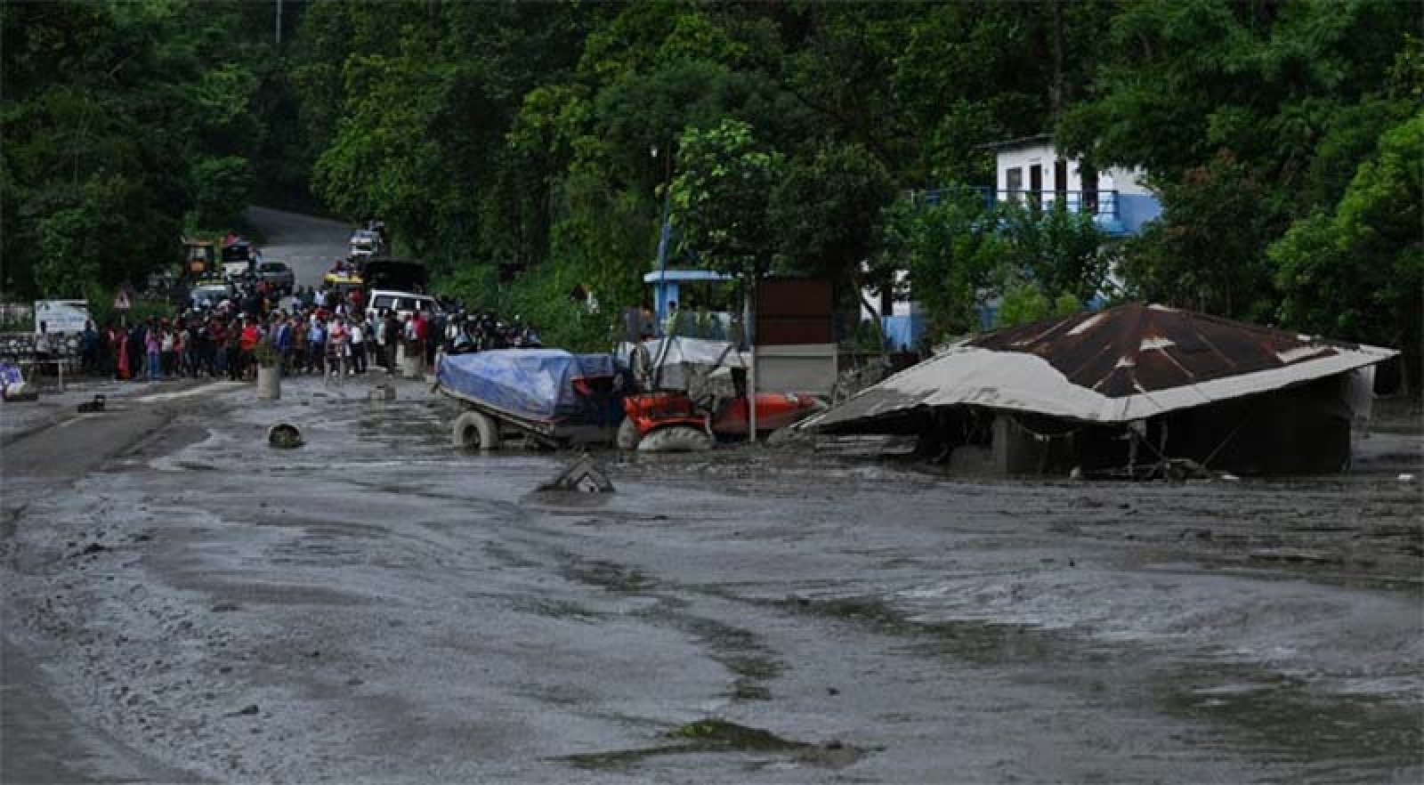 নেপালে আকস্মিক বন্যা - ভূমিধসে নিহত বেড়ে ১৬৫, নিখোঁজ ৪০৩