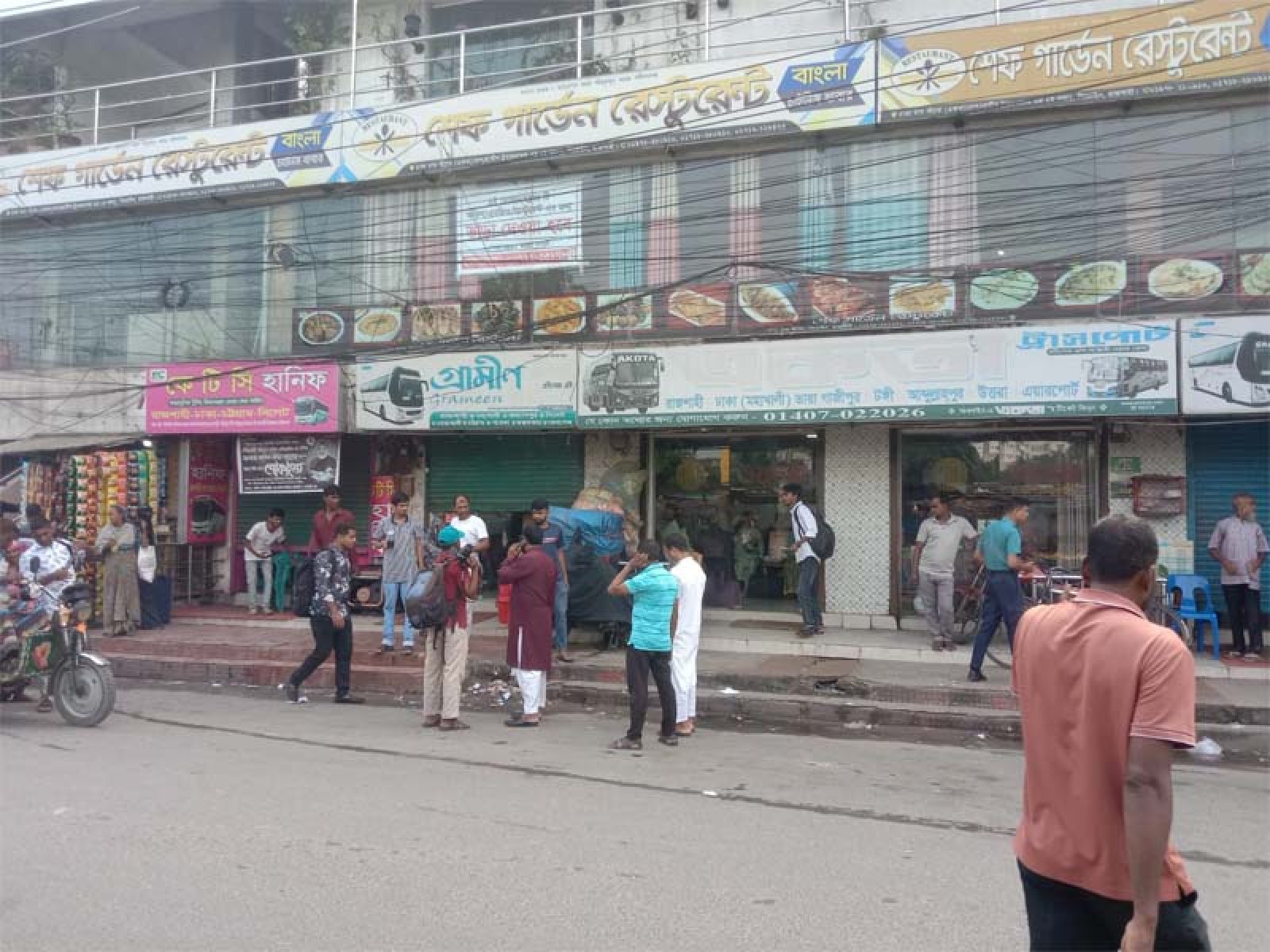 রাজশাহী থেকে ঢাকাগামী সব বাস চলাচল বন্ধ, পরিবহন মালিক-শ্রমিকদের দ্বন্দ্ব