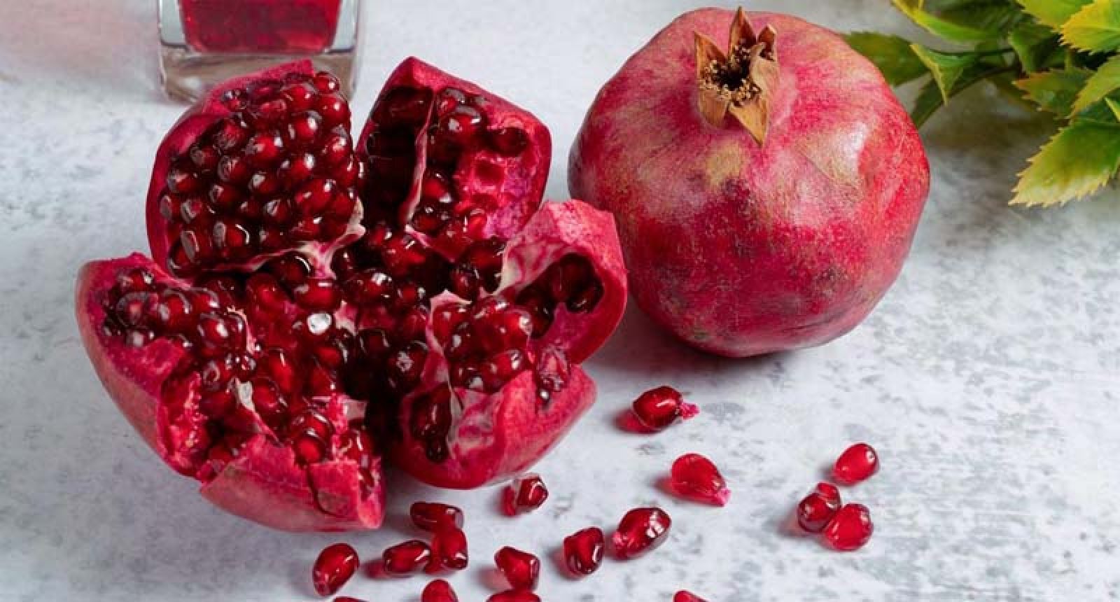 চল্লিশোর্ধ্ব নারীরা ফলের তালিকায় বেদানা কেন রাখবেন