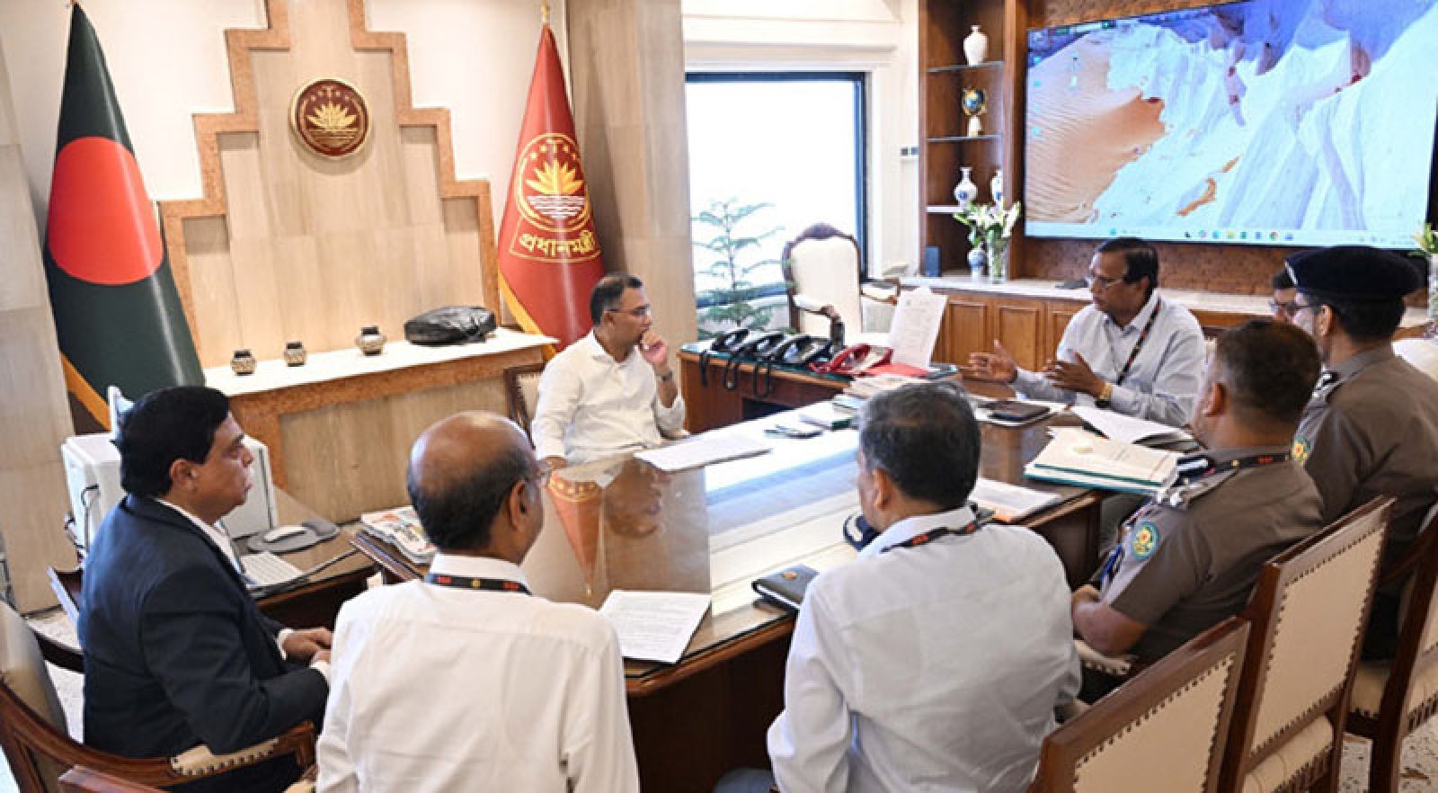 হকারদের দ্রুত পুনর্বাসনের নির্দেশ প্রধানমন্ত্রীর