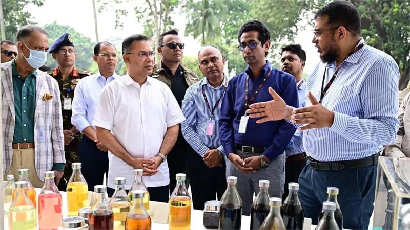 বর্জ্য থেকে জ্বালানি তেল উৎপাদনের প্রকল্প দেখলেন