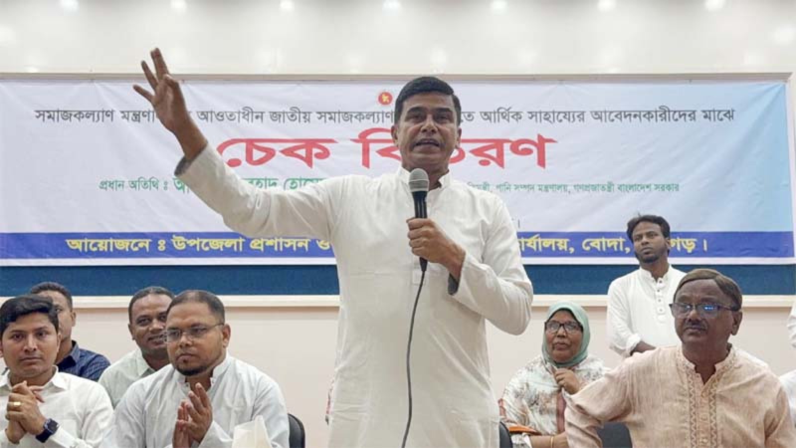 বর্তমান সরকার অসাম্প্রদায়িক চেতনায় বিশ্বাসী সরকার : পানিসম্পদ প্রতিমন্ত্রী