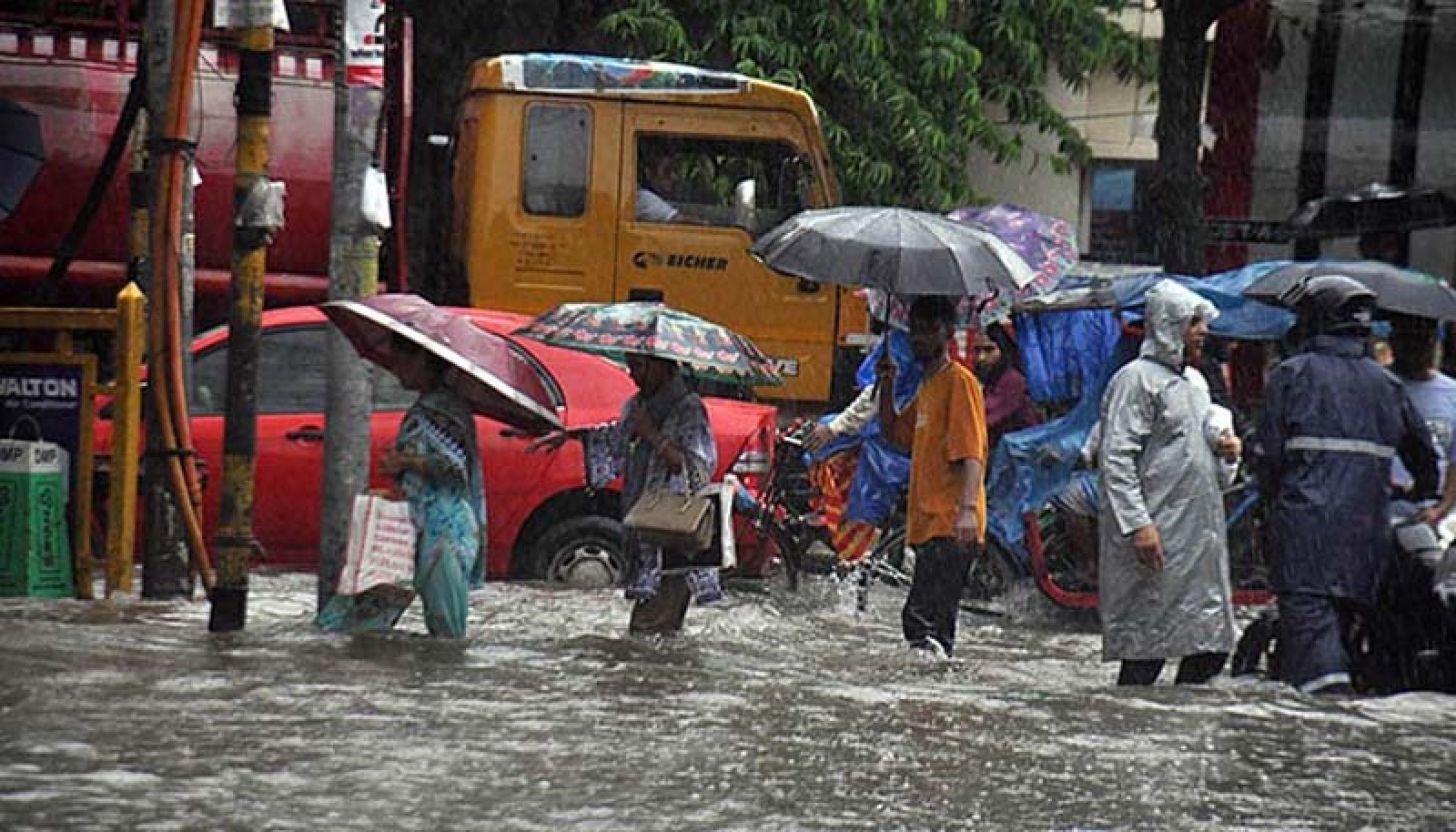 সোমবারও ঢাকায় ভারী বৃষ্টির পূর্বাভাস,  জলাবদ্ধতা বাড়তে পারে