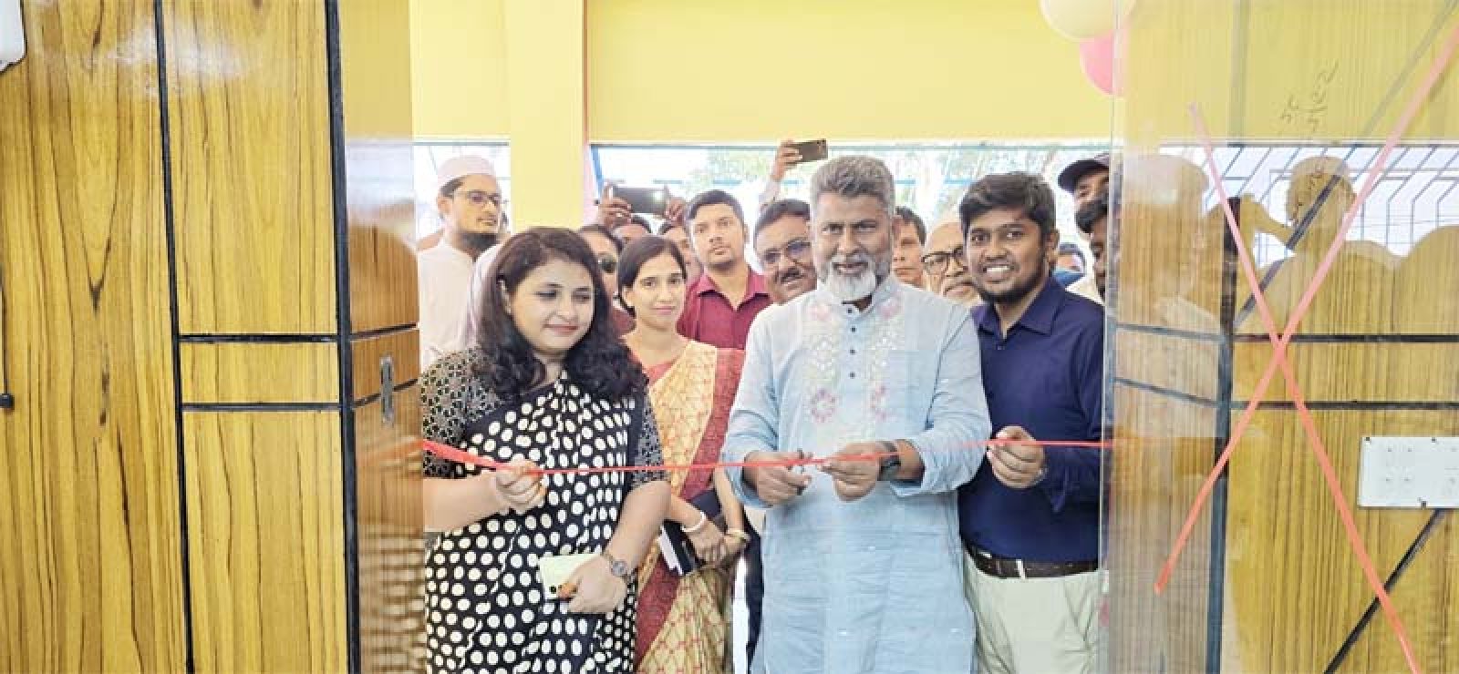 জনগণের সমস্যা শুনতে বদলগাছী উপজেলা পরিষদে এমপির পরিদর্শন কক্ষ