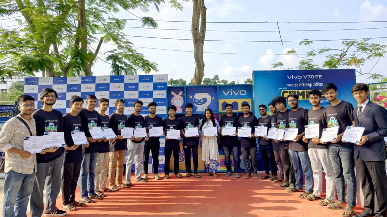 বিশ্ববিদ্যালয় ফটোগ্রাফি প্রতিযোগিতায় শিক্ষার্থীদের সৃজনশীলতায় ভিভো