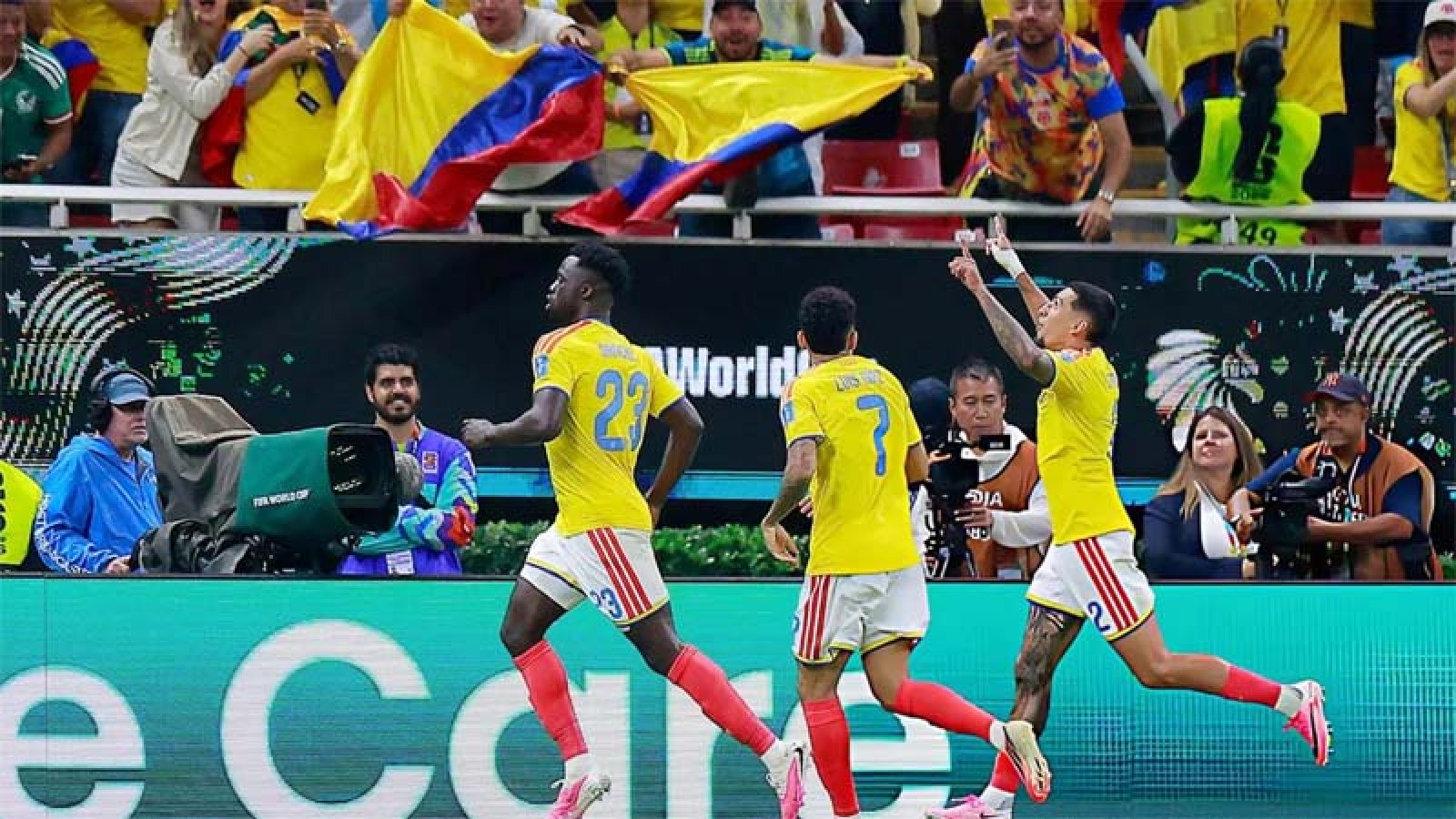 কঙ্গোকে হারিয়ে নকআউটে  কলম্বিয়া