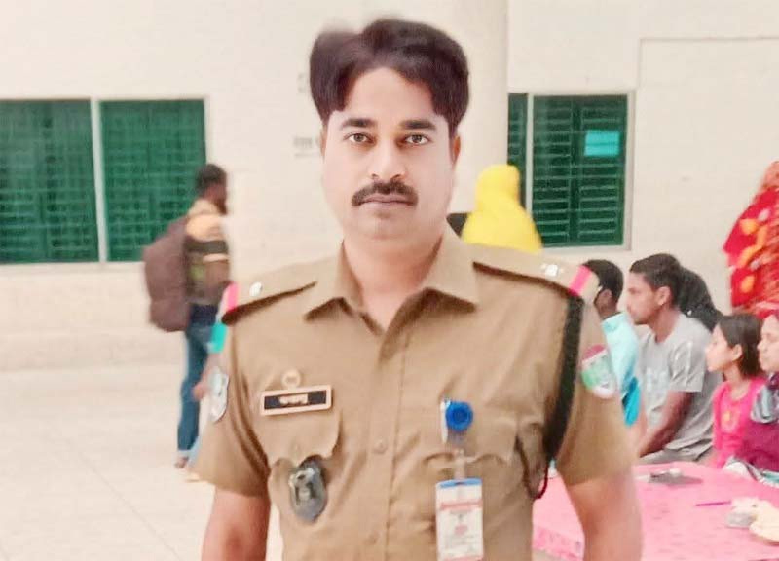 রাজশাহীতে সাহসিকতার জন্য প্রশংসায় এএসআই ফজলুর রহমান