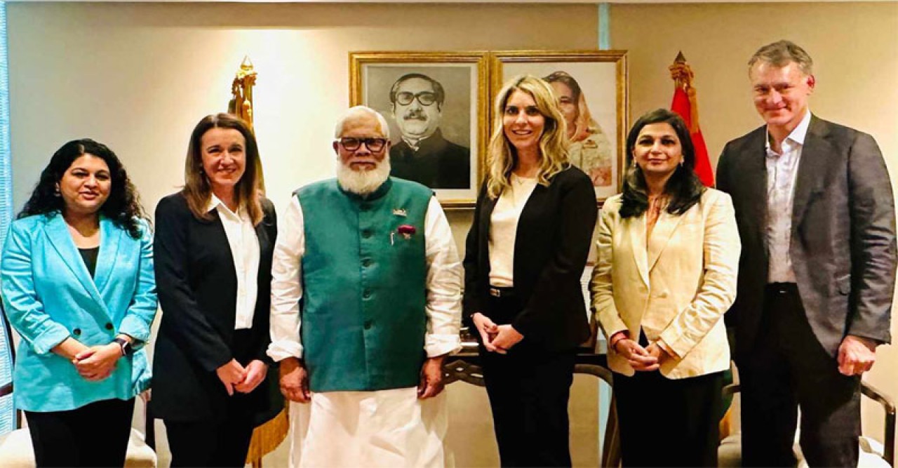 বাংলাদেশের সঙ্গে ঘনিষ্ঠভাবে কাজ করতে চায় ওয়ালমার্ট