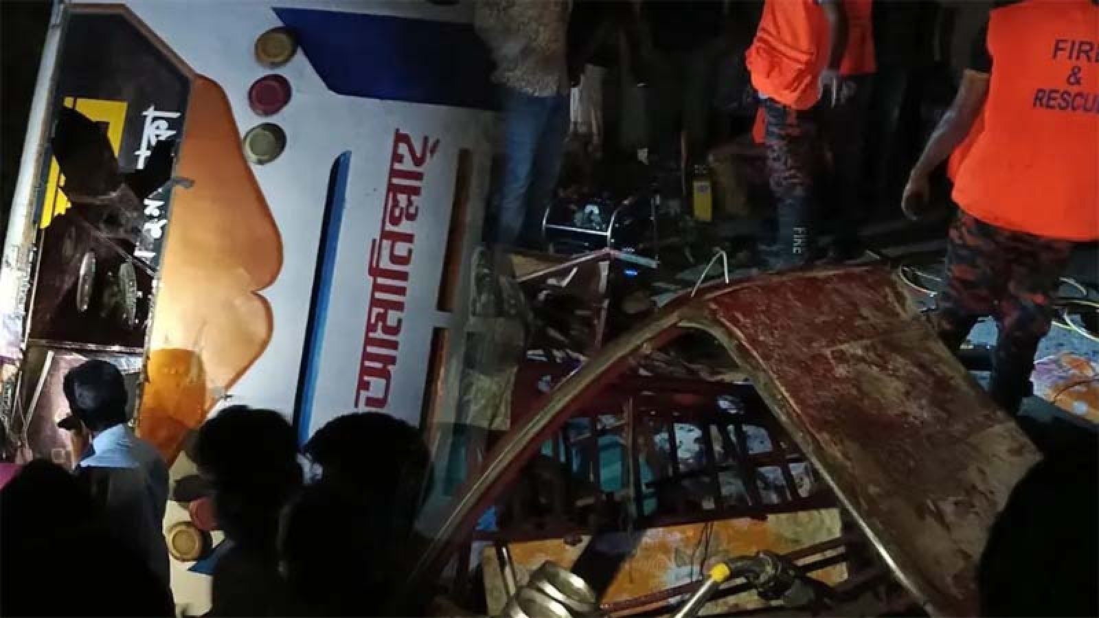 অটোরিকশায় বাসের ধাক্কা, নিহত ৪