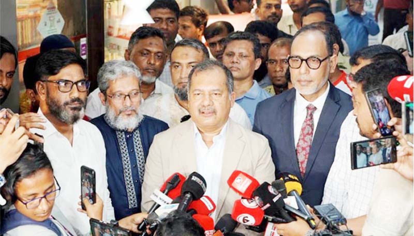 সরকার প্রযুক্তিনির্ভর বাংলাদেশ বিনির্মাণে ধাপে ধাপে এগোচ্ছে : তথ্যমন্ত্রী