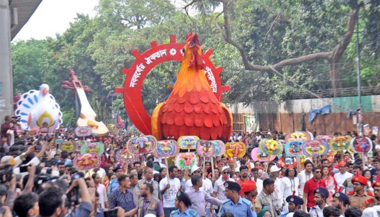 ঢাবিতে নববর্ষকে স্বাগত জানিয়ে ‘বৈশাখী শোভাযাত্রা’