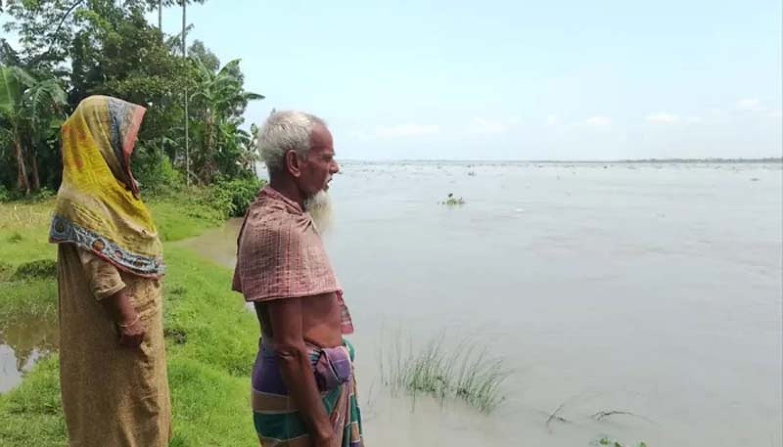 এই বাড়ি ভাঙি গেইলে কই যামো, কই থাকমো