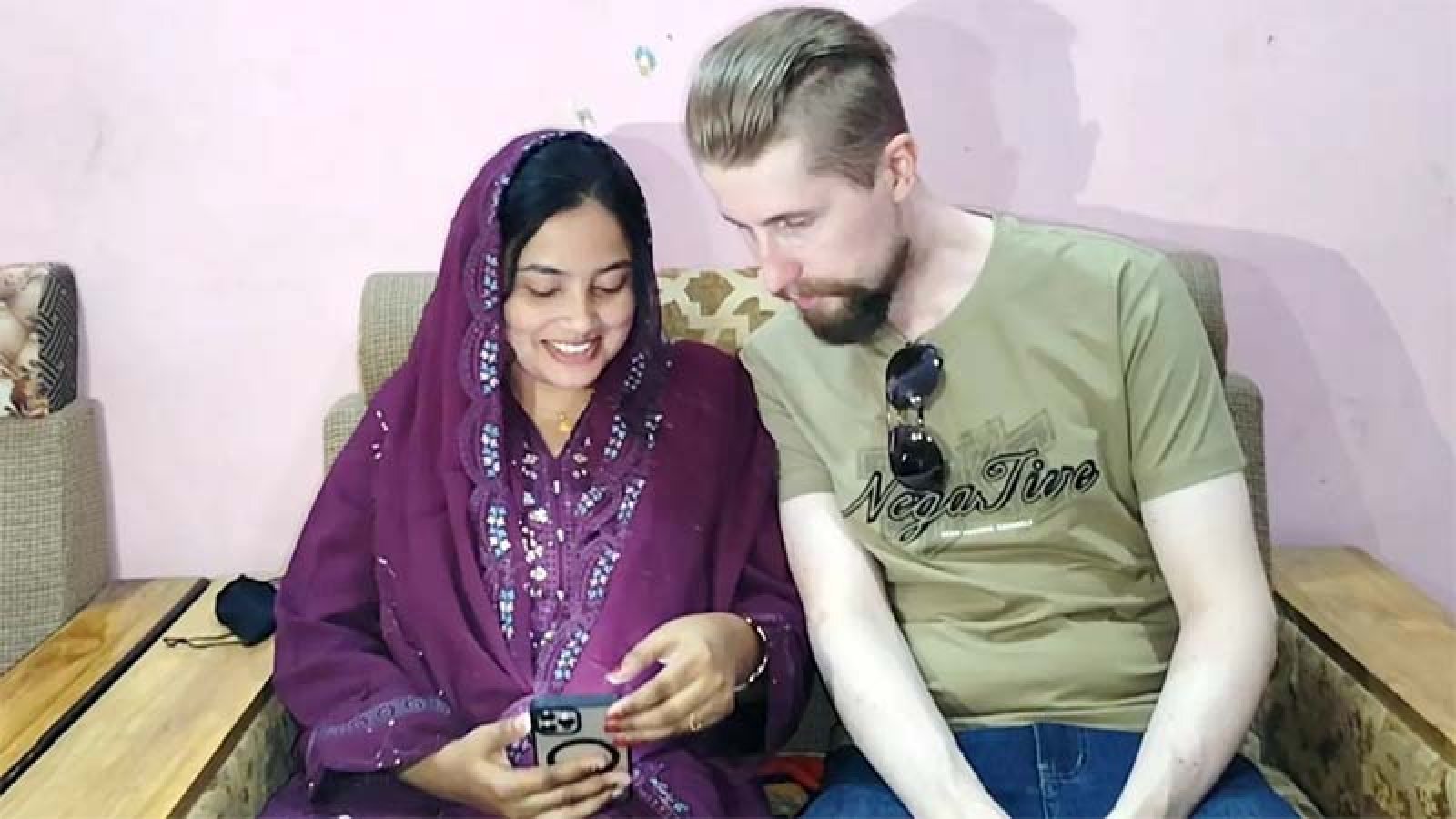 প্রেমের টানে বাংলাদেশে ফিনল্যান্ডের যুবক  ॥  বাবার মৃত্যুর তিন বছর পর নতুন বাবা পেল শিশু রায়হান