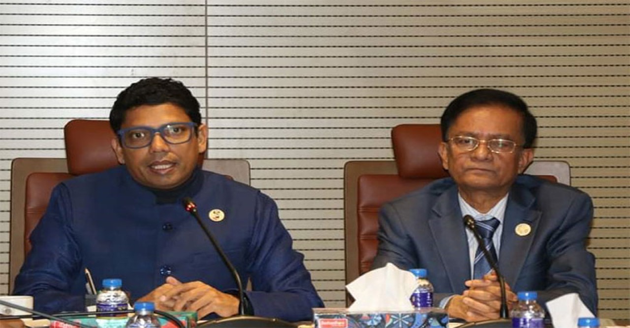 নিবন্ধনবিহীন সকল মোবাইল ফোন বন্ধে পদক্ষেপ নিতে হবে ॥ পলক