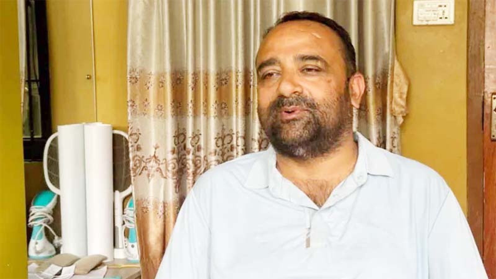 নেপালি প্রধান শিক্ষকের সিদ্ধান্তে বেঁচে যায় ৯০০ শিক্ষার্থী