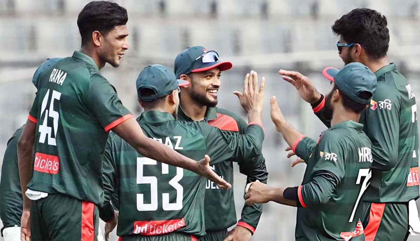 পাকিস্তানকে ১১৪  রানে অলআউট করল বাংলাদেশ