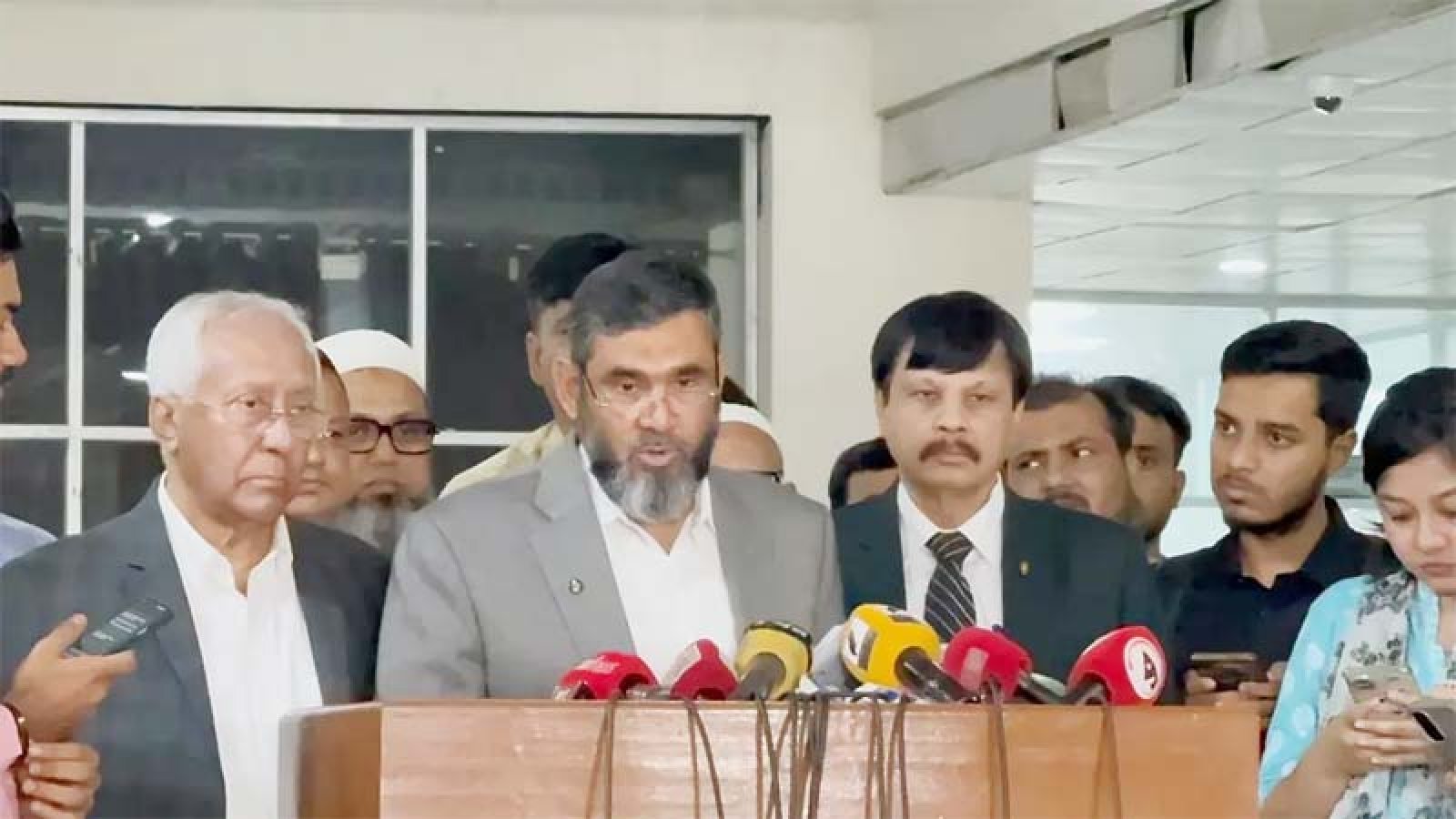 উপনির্বাচনে সেনা মোতায়েন, জুনের আগেই ইউপি নির্বাচন : ইসি