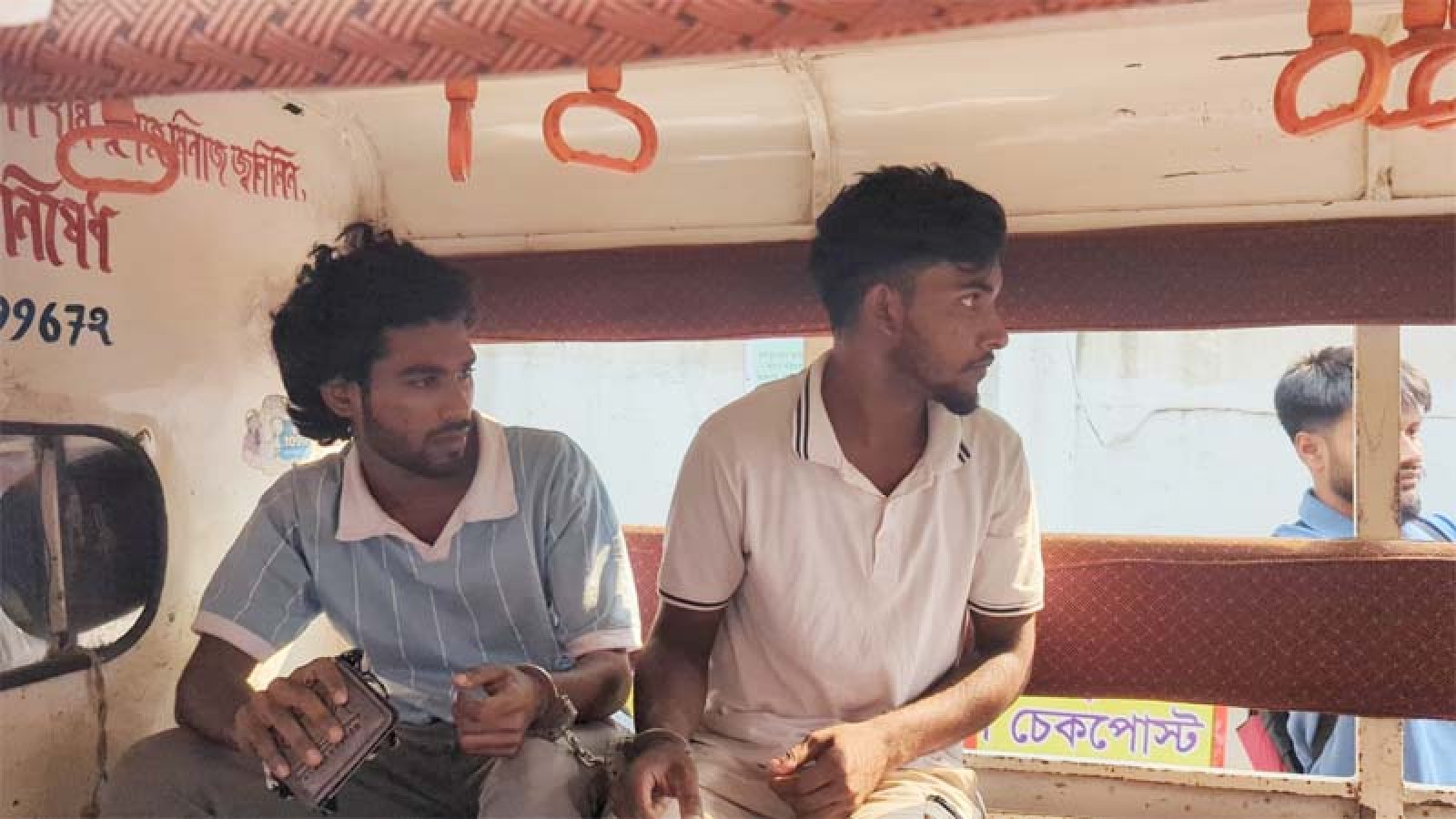রাজশাহীতে অপহরণ ও চাঁদাবাজির অভিযোগে ৪ জন গ্রেপ্তার, থানার সামনে হট্টগোল