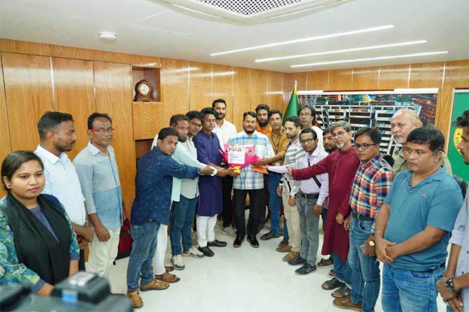 রাসিক প্রশাসকের সাথে রাজশাহী অনলাইন সাংবাদিক  ফোরামের নবনির্বাচিত নেতৃবৃন্দের সৌজন্য সাক্ষাৎ