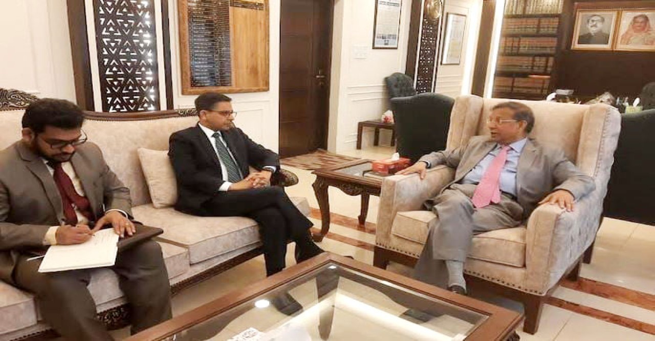 ভারতের হাইকমিশনার প্রণয় ভার্মার আইনমন্ত্রীর সাথে সৌজন্য সাক্ষাৎ