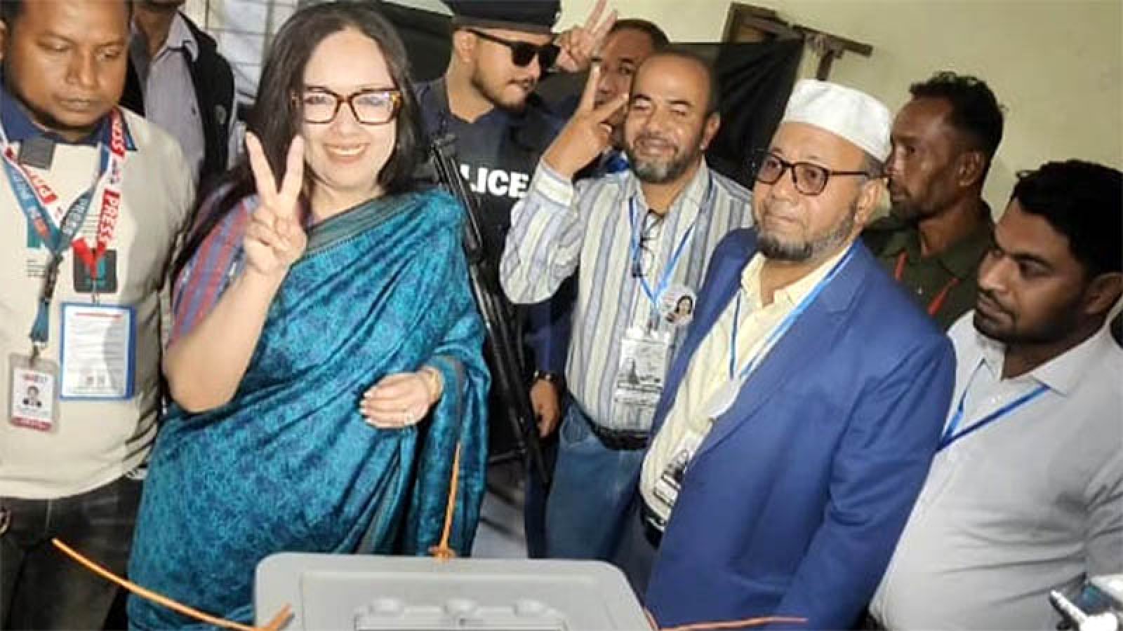 জোর করে সিল মারার পাঁয়তারা করেছে