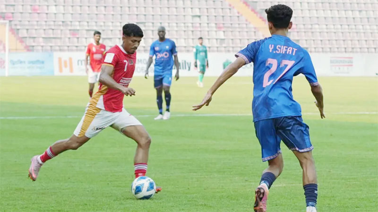 একদিন এগিয়ে এলো ফুটবল লিগ