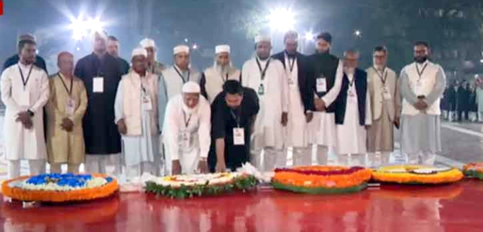 ইতিহাসে প্রথমবার কেন্দ্রীয় শহীদ মিনারে জামায়াত আমিরের শ্রদ্ধা